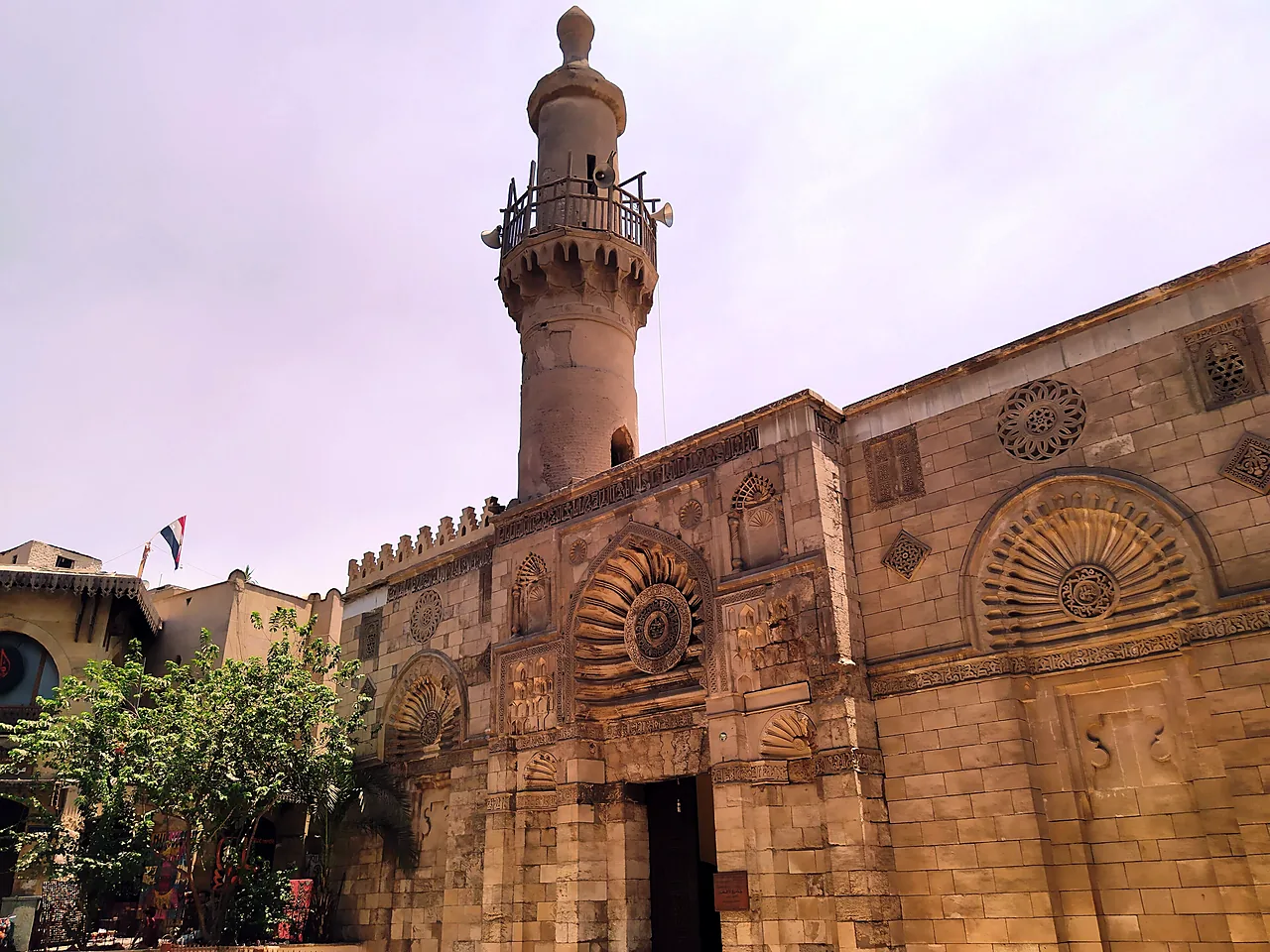 Masjid al-Aqmar, al-Muizz Street