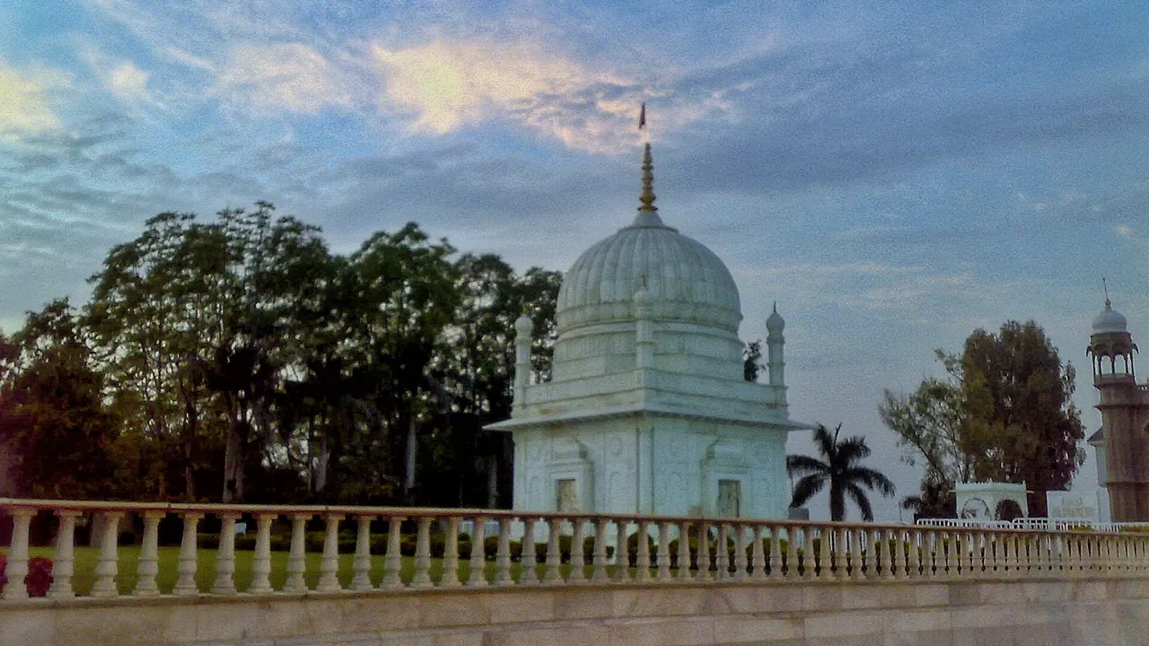 Mazar-e-Fakhri, Taherabad (Galiakot)