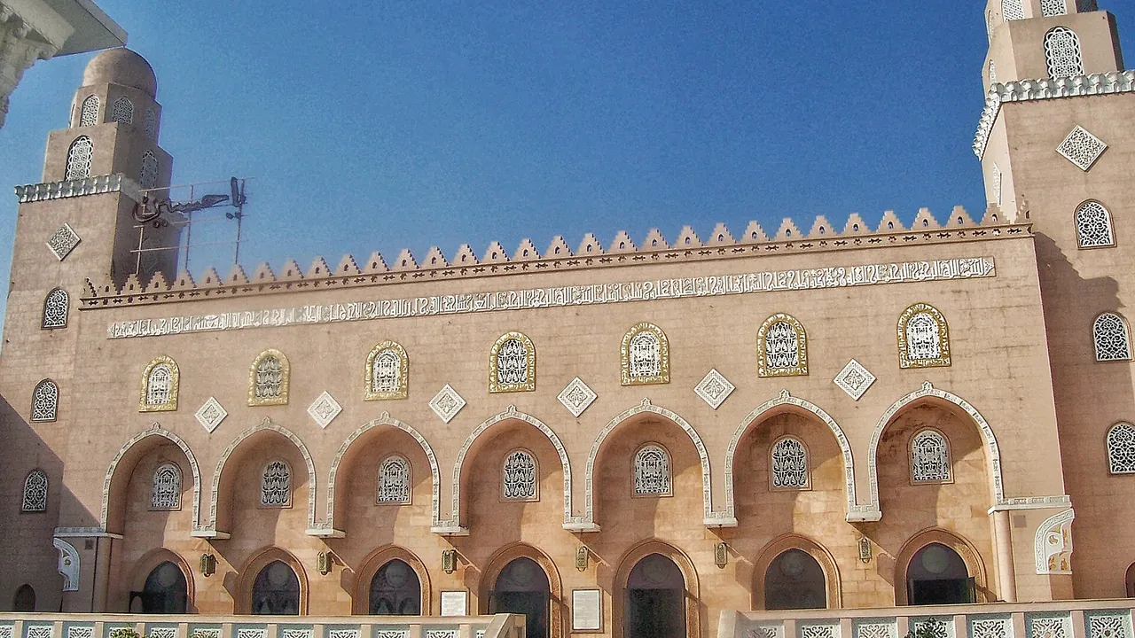 Masjid-e-Moazzam, Surat